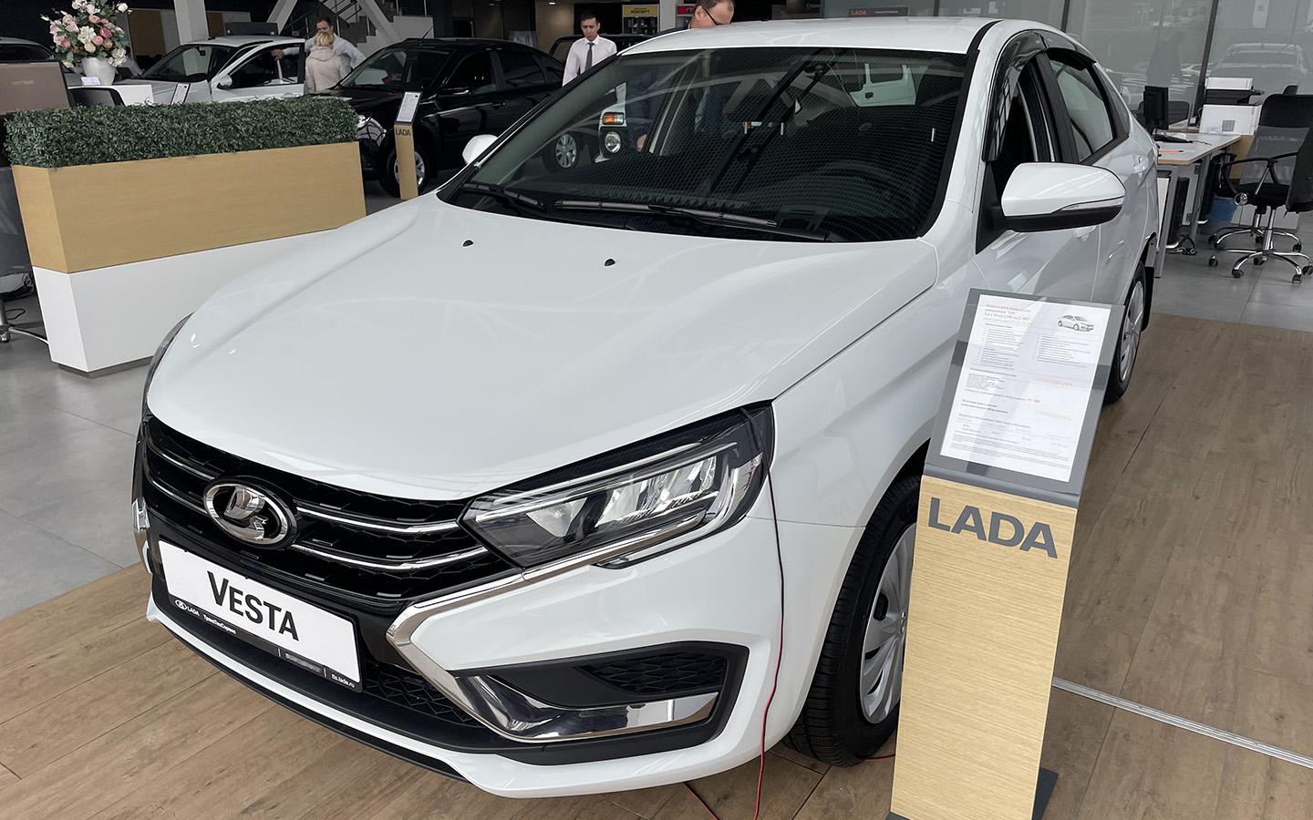 Вариатор или механика. Какие Lada Vesta чаще всего покупают россияне