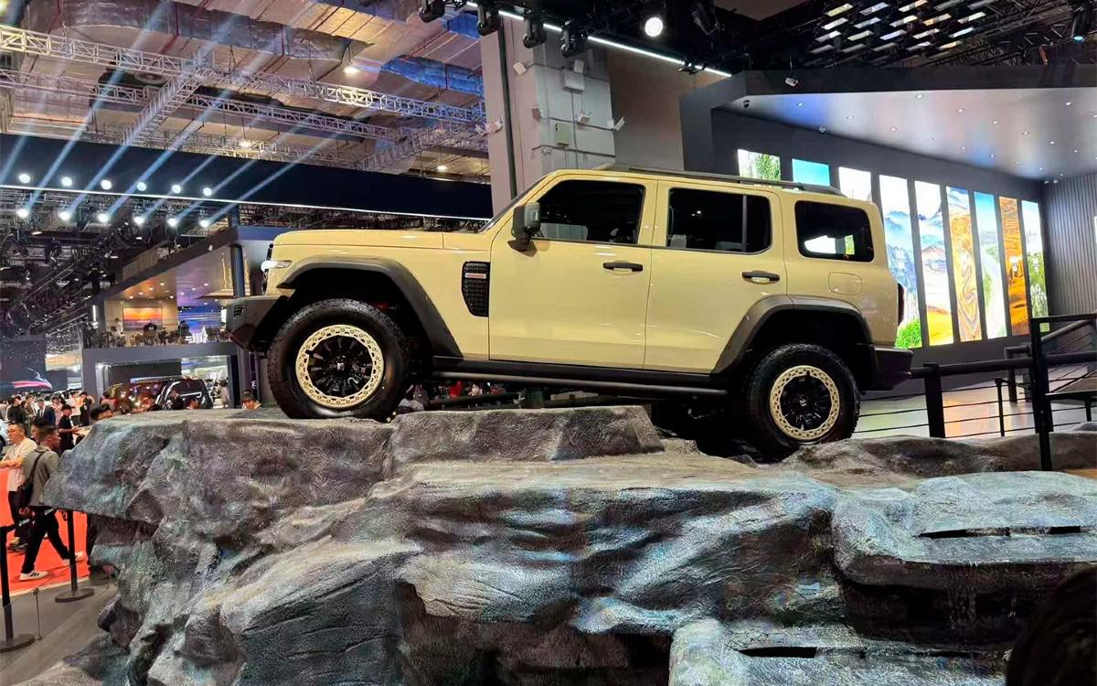 Haval и Tank представили новые внедорожники. Онлайн из Шанхая-2025